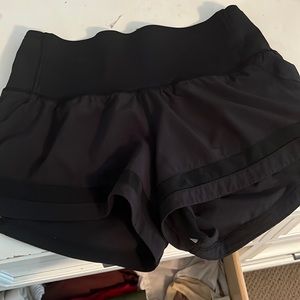 2.5 inseam lulu lemon shorts